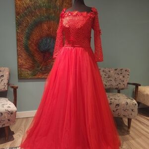 Elegant Red Lace Evening Gown